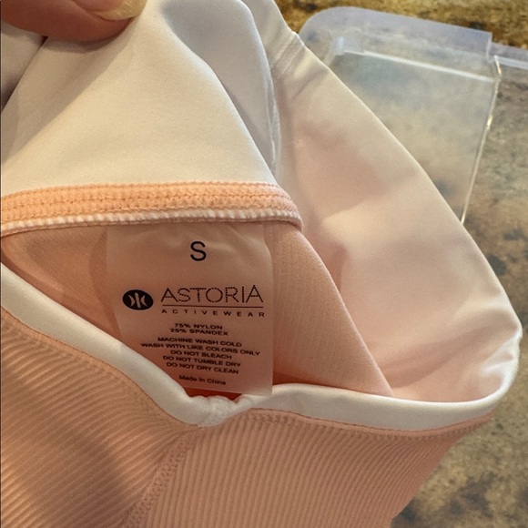 NWT Astoria pink bow leggings size small super cute! - Picture 5 of 5